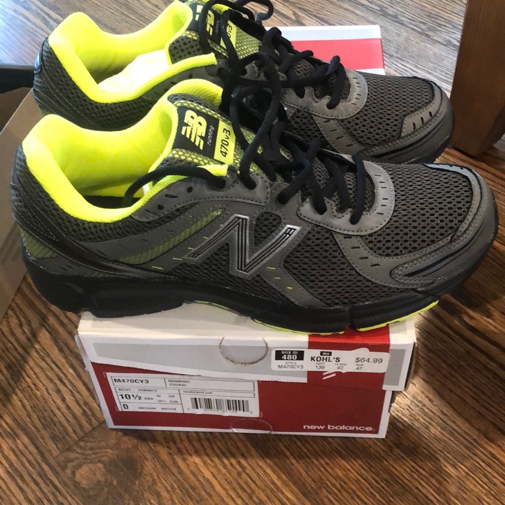New Balance M470 running shoes